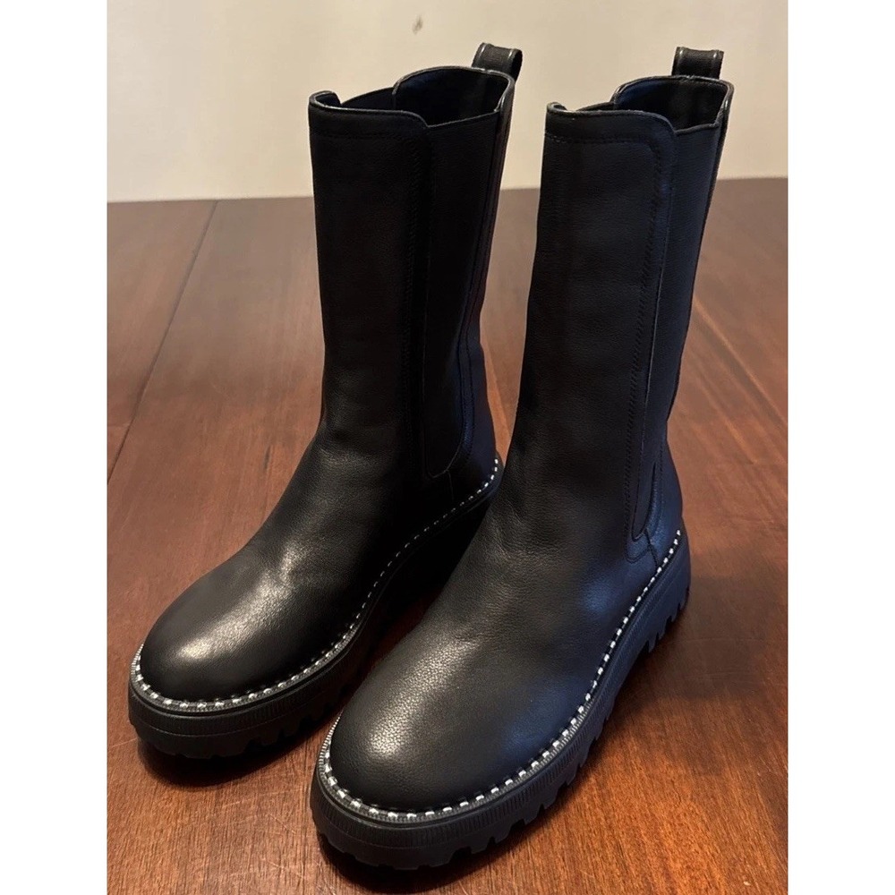 Kenneth Cole Radell Womens 8 Black Leather Chelsea Boots Lug Sole Pull On